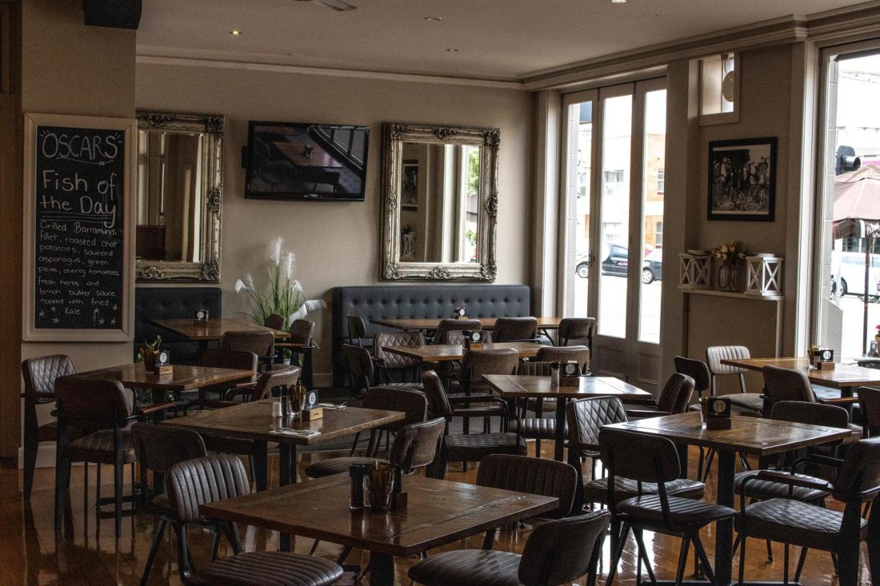Oscars Hotel And Cafe Bar Ballarat Bagian luar foto