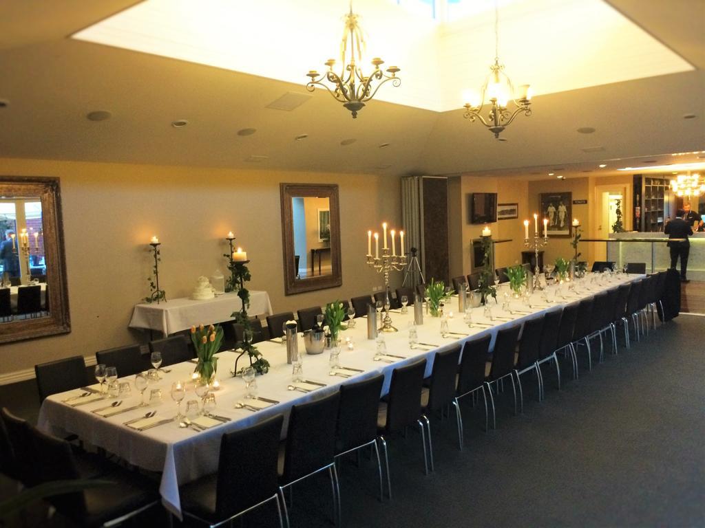 Oscars Hotel And Cafe Bar Ballarat Bagian luar foto