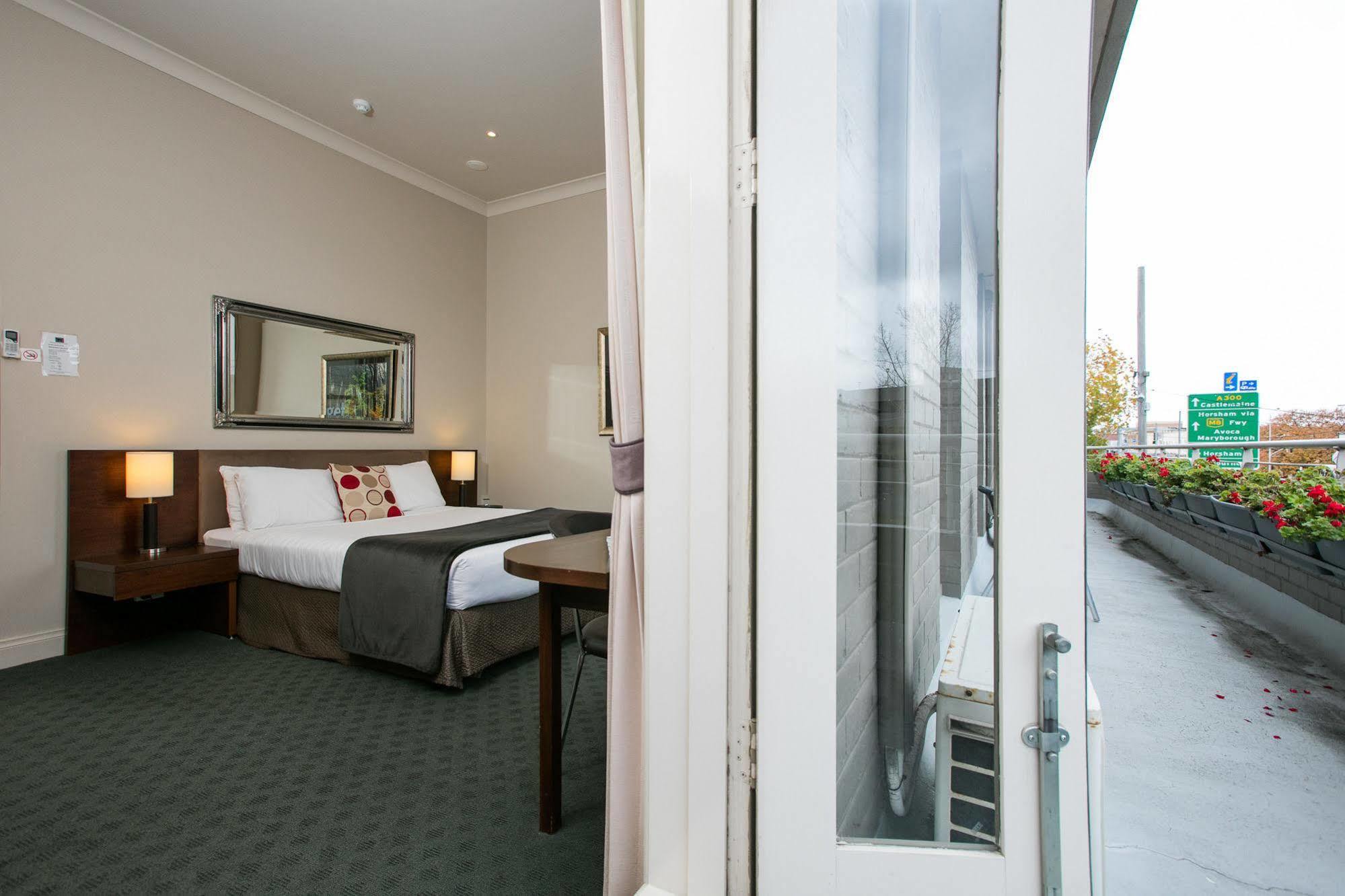 Oscars Hotel And Cafe Bar Ballarat Bagian luar foto