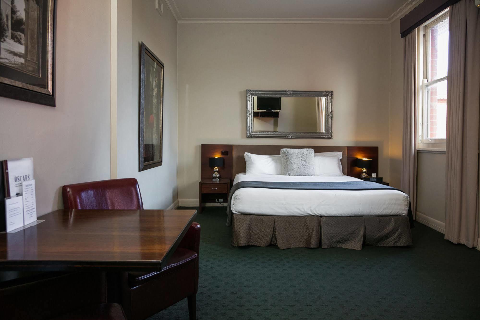 Oscars Hotel And Cafe Bar Ballarat Bagian luar foto